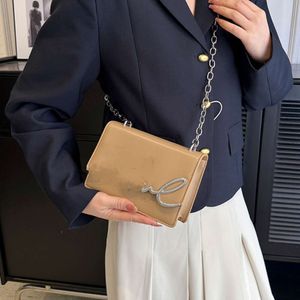 Merkkettinghandtas voor dames Nieuwe modieuze Koreaanse versie, veelzijdige en niche Crossbodytas met één schouder, kleine vierkante tas