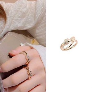 Merk charme star style knoop ring met roségouden vergulde openingslicht luxe en niche boog eenvoudige elegante decoratie