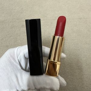 Marca Classic Black Tube Pressed Lipstick Luxury Girl Lady Lip Cosmetics #57 #58 #99 3 Color Stock Tubo de alta calidad Rouge Rouge Allure Velvet Le Rouge Velours 3.5G Logo