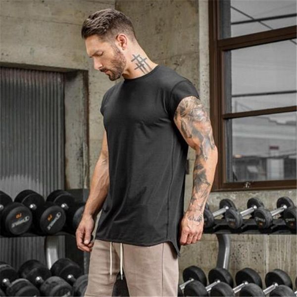 Marque Vêtements Fitness T-shirt Hommes Mode Étendre Long T-shirt Summer Gyms T-shirt à manches courtes Coton Bodybuilding Slim Fit Tops 210421
