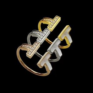 Merkpaar Designer Ring Fashion Mother Shell Shell T Ring Luxury Crystal Single en Double Row Diamond Ring Gift