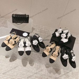 Merkontwerp Nieuwe collectie Damessandalen Hoge kwaliteit echt leer Casual Flats Sandalen Hakken Schoenen Stijl Slippers Schapenvacht Geklede schoenen Mode Feest