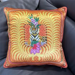 Brand Design Silk thewscase coussin décoratif pour le canapé-citer d'oreiller chaise coussin de voiture Home Decoration Tiger 240508
