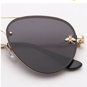 Brand Design Sunglasses Femme Men Hommes Designer de marque de bonne qualité Métal Metal Lunettes de soleil surdimensionnées Vintage Femelle masculine UV400 224G
