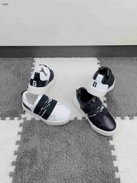 Merk designer baby casual schoenen kleurblokkering ontwerp kinderschoen maat 26-35 elastische band geboeid meisjes jongens sneakers december05