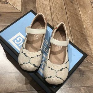 Merk Designer Baby Schoenen 2.0 cm Lage Hakken Schoenen Voor Meisje Maat 26-35 Hoge Kwaliteit Brief Geborduurde Casual Kinderschoenen