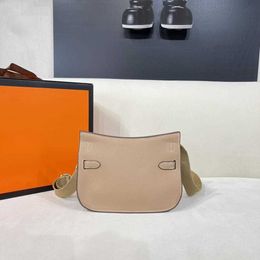 Bolsas de grife de marca Bolsa cigana Bolsas de sela de ombro Bolsa tiracolo Sacola feminina masculina 2023 Nova moda Bolsa tiracolo com trava de textura Vendas de fábrica