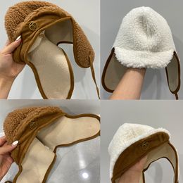 Bonnet de marque de mode pour femmes, protection des oreilles, couleur pure, chaud, tricoté, lapin en peluche, Leifeng, plein air, crâne de neige, vente en gros