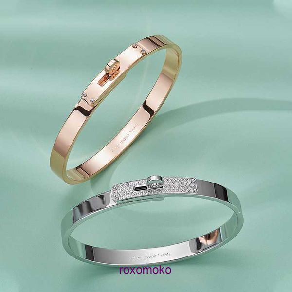 Diseñador de marca H Home Shop Online Shop Fashion Style Set Circon Kelys Bracelet chapado con 18k Gold Atmosphere Round Lock Keiiy con caja de regalo