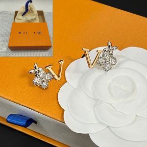 Diseñador de marca Pendientes de trébol de lujo Marca clásica Joyería para mujer Encanto Estilo de lujo Pendientes de regalo de amor Logotipo clásico Pendientes de nueva joyería con caja