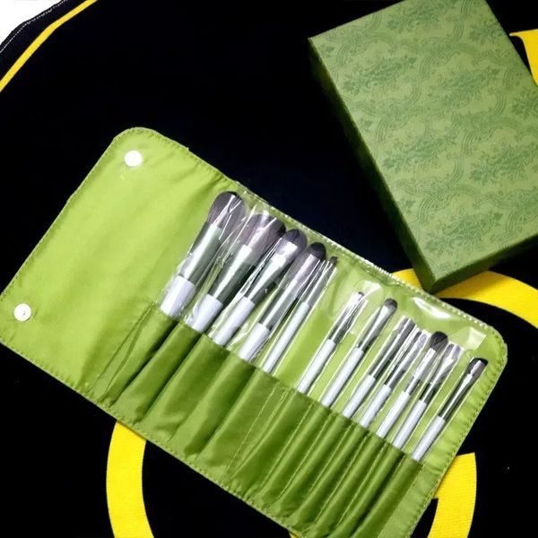 Broussages de maquillage de concepteur de marque Ensemble de lettres classiques Logo Makeup Brush Soft Brush Makeup Tool 12 pièces avec sac de rangement Boîte cadeau vert
