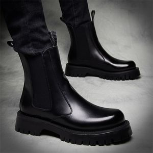 Bottes Chelsea de loisirs pour hommes de marque de marque chaussures d'hiver en fourrure chaude véritable plate-forme en cuir botte moto cheville botas hombre zapatos 211022