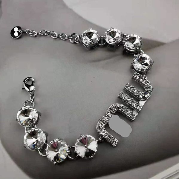 Marque Designer MiuMiu Mode Bracelet lettre diamant incrusté de cristal zircon collier personnalisé avancé réglable diamant bracelet Accessoires Bijoux