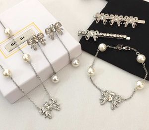 Merkontwerper Miumiu Fashion Hairspin Nieuw imitatie Crystal Bow volledige diamant zoet temperament geavanceerd gevoel één karakter clip licht luxe accessoires sieraden