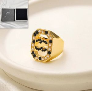 Merkontwerper Ring Luxe dames parel kristal charme ringen roestvrij staal liefde sieraden doos verpakking boetiek cadeau ring romantische vrouwen sieraden