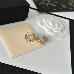 Boucles d'oreilles semi-ouvertes de créateurs de marque luxueux à la mode en or 18 km à la mode ornée de haute qualité enche