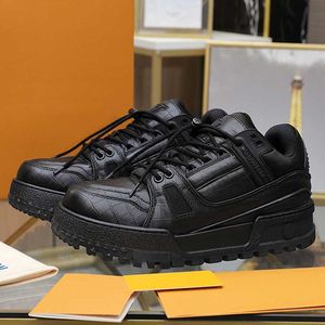 Brand Designer Sports Chaussures Black Men Trainer Maxi Sneaker Crocodile Cuir imprimé Couiner en cuir supérieur Sole extérieure 24ss Spring Summer Nouveau pour hommes chaussures de voyage pour hommes