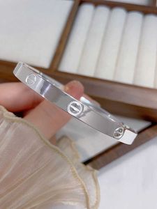 Diseñador de marca Zuyin 9999 Bracelet Solid Carter Pure Silver Gifts para parejas inusuales con logotipo