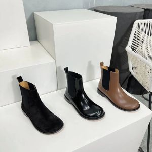 Merkontwerpers Kalfsleer suède Chelsea Boots treklus Enkel korte cowboylaarzen lage hakken platte instappers dames luxe designer modeschoenen fabrieksschoenen