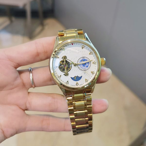 Brand Diamond Mens Watches mécanicales Mouvement automatique Mouvement Gold Designer Watch Haute Monde Horloge de cadeaux pour hommes pour les hommes CABLIQUE CADEAU DE 40 mm