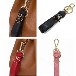 Marque de mode sac pendentif hommes femmes voiture porte-clés Prad porte-clés concepteur en cuir porte-clés très mignon amant porte-clés accessoires