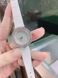 Merk Fashion Design Dames Quartz Horloge Rose Rvs White Mother of Pearl Dial Lady Crystal Diamonds Watch Echt leer 30 mm