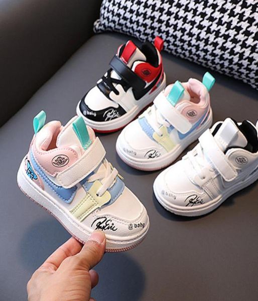 Brand Fashion Girl Shoes First Walkers Sneakers colorés Kids Breathable Anti Slip Toddler garçon 13 ans Baby Sports Trainers 2412321