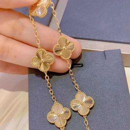 Brand Fashion Van Lucky Four Leaf Grass Bracelet Womens Laser Color 18K beitel snijwerk Craft Full Angle Radiance sieraden met logo