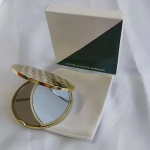 Nouveau Stock La Marque Miroirs Compacts Miroir Double Face Outils De Maquillage Pour Fille Avec Sac À Poussière Et Boîte Miroir Compact 2 Faces Miroir Cosmétique Lettre Imprimer Cadeaux Fille De Qualité Supérieure