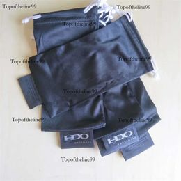 Merkglazen tas verpakking sport brillen Accessoires zachte doek zonnebril Zwart kleur witte letter moq = 50 stcs originele editie