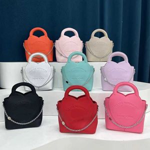 Brand sacs à main pour femmes sacs fourre-tout en cuir Color Couleur métallique Chaîne Mestidia Sacs d'épaule 2023 Fashion Nouvelles femmes Sacs décontractés