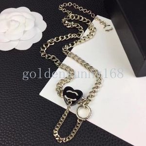 Marque Heart Letter Pendant Designer Colliers de marque Femmes 18K Colliers en or Chaîne de cadeaux Vintage Love Couple de Familles Bijoux Collier Celtic Style Chaîne