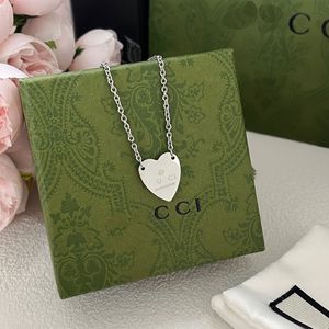 Marque coeur pendentif concepteur pour femmes Sier colliers Vintage Simple bijoux collier Style lettre cadeau accessoires