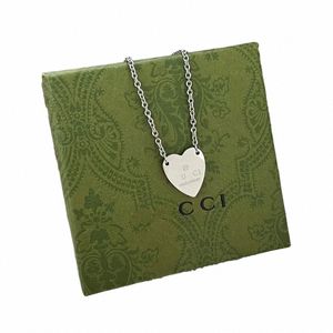 Marque Coeur Pendant Collier Design pour femmes Colliers Sier Colliers Vintage Design Gift LG Chain Love Couple de Famille Jewelry Collier Celtic Style Lettre C H4VI #