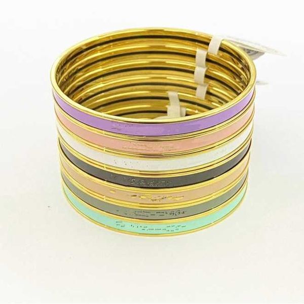 Marque Hremms'sss Bracelets pour femmes Bijoux coréens à bas prix avec bracelet gravé en acier titane or 18 carats pour femmes Tan famille nouveau bracelet