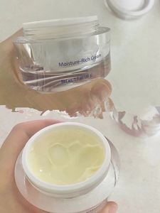 Marque hydrate Luxe Moisture Rich Day Crème Hydratant pour le visage 1,7 oz 48g Hydratant Face Skin Soins de qualité supérieure Navire rapide