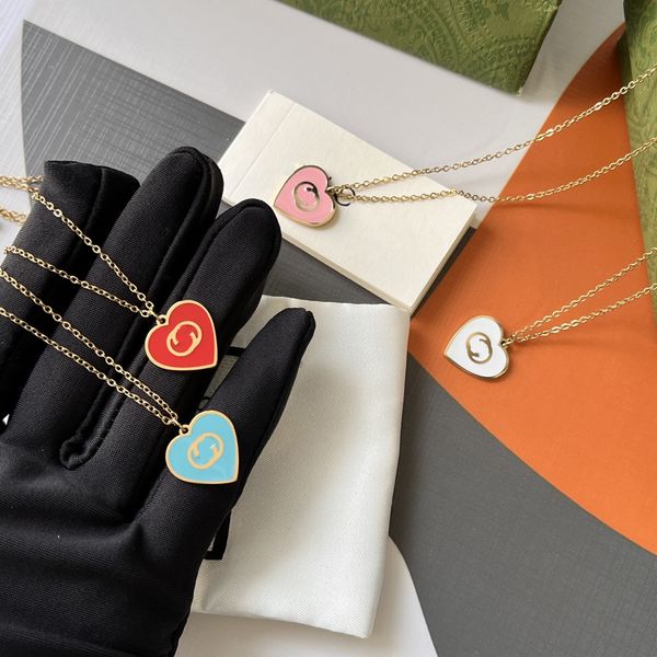 Joyería de marca Collar con colgante de corazón Diseño para mujer Collar de oro azul Collar con logotipo de moda Regalo de joyería de primavera Cadena larga Cadena de amor para mujer con caja