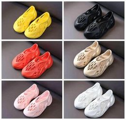 Merk Kids Baby Sandalen Slide Slipper Bone Kid Schoenen Klomp Grote Peuter Sandaal Akoestische EVA Maan Aarde Grijs Slippers Jongens Meisjes Tainers Slides Re D39G #