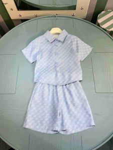 Brand Kids Designer Clother Baby Tracksuit Polo Collar Cardigan Set Taille 90-150 cm Blue Sky Short Shirt and Shorts 24april