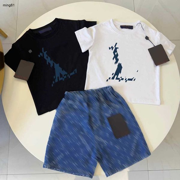 Brand Kids TracksuitSits Designer Boys Summer Denim costume de bébé Taille des vêtements 100-150 cm 2pcs Blue Logo Print T-shirt et short en jean 24mai
