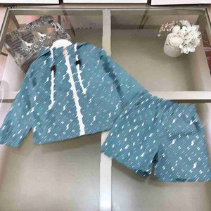 Merk kindertrainingspakken zomer babykleding jongen meisje pak met capuchon maat 100-160 volledige print van letters en bloemen jas en broek jan20