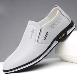 Chaussures en cuir de marque pour hommes mocassins de créateurs de haute qualité mocassins adultes conduisant les chaussures masculines hommes formels 240420