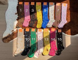 Lettre de marque jacqurd bass 15 couleurs chaussettes de bonbons élastiques cadeaux le jour de Noël pour filles luxe hosiery1764286