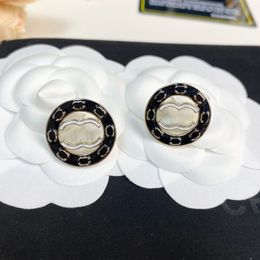 Merklogo Designer oorbellen Studs voor vrouwen Vintage Luxe email plies lege zwarte/witte dubbele letterronde studs voor vrouwen verlovings sieraden geschenken