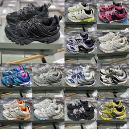 Marque de luxe 2024 Designer hommes femmes chaussures décontractées piste 1 3 3.0 Triple blanc noir baskets T.s.Gomma Baskets en cuir à plateforme imprimée en nylon S22
