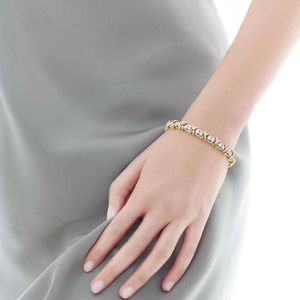 Marca de lujo pulsera collar de diseñador pendientes de diseñador anillo de diseñador conjunto de joyas de diamantes completo para mujer cruz de cobre Navidad regalo del día de San Valentín envío gratis