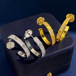 Orecchini a bottone grandi a forma di c di lusso di marca per le donne Orecchini a forma di orecchini con lettere brillanti in oro 18 carati con diamanti pieni