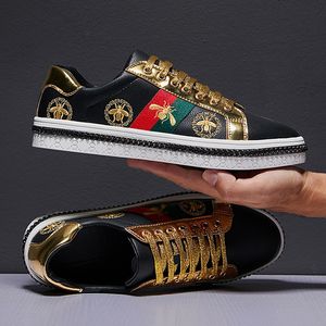 Marque de luxe brodé abeille chaussures baskets hommes chaussures de skateboard unisexe noir confort miroirs chaussures femmes zapatillas deporte