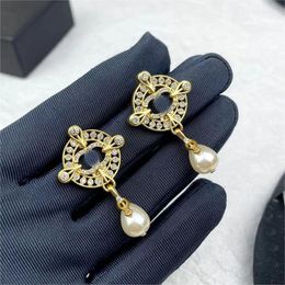 Marque de luxe lettres boucles d'oreilles design pour femmes 18k or rétro lettre vintage brillant cristal diamant chiffres boucles d'oreilles boucles d'oreilles anneaux d'oreille bijoux de fête