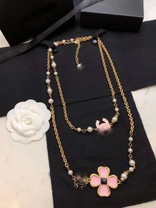 Marque Luxury Sweet Clover Designer Pendant Colliers Migne Rose Flower Letters Géométrie 18k Gold Elegant Collier Bijoux Valentin Day Cadeau